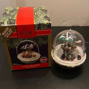 VTG 1991 Hallmark Keepsake Forest Frolics Magic Light motion Christmas ornament